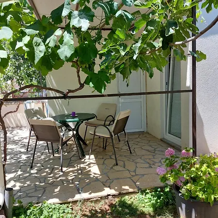 Jonjic Apartment *