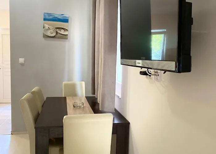 Jonjic * Βόντιτσε